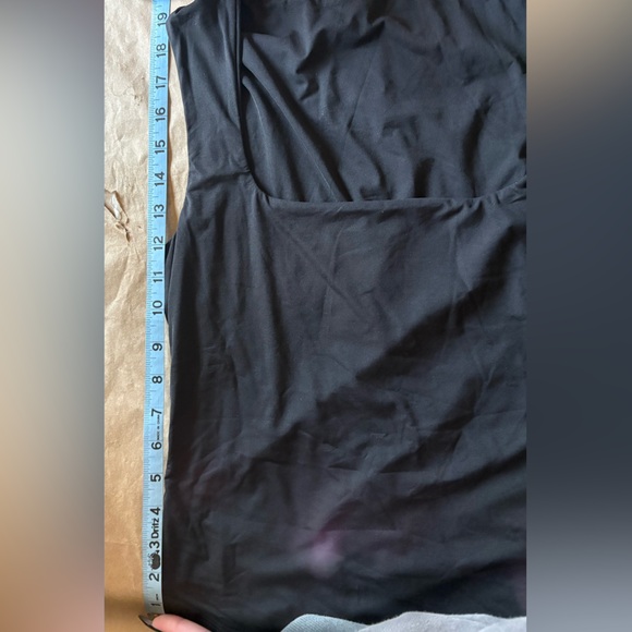 Commense Classic Black Tank Top - Picture 6 of 7